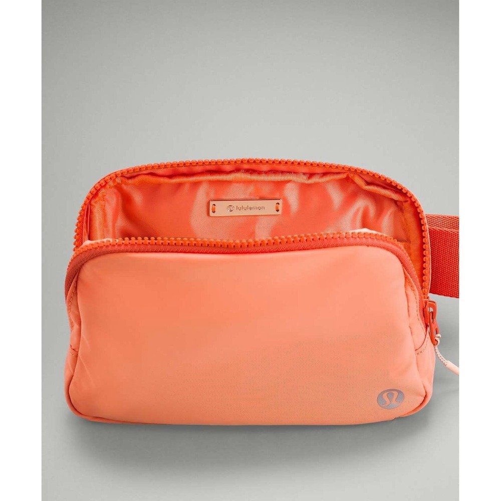 Lululemon Everywhere Belt Bag *1L
Golden Apricot / Warm Coral - Picture 2 of 12